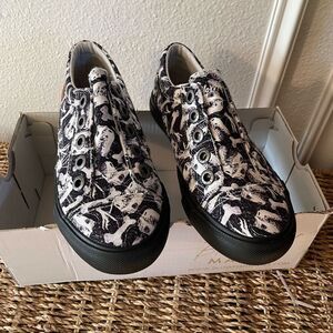 Blowfish Malibu Kids Dinosaur Print Bones Black and White Kids Loafers 1 NWT